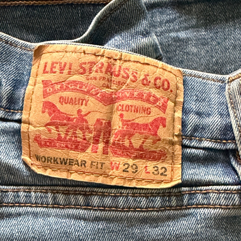 Levi's Men's Light Blue Denim Jeans with Leather Patch